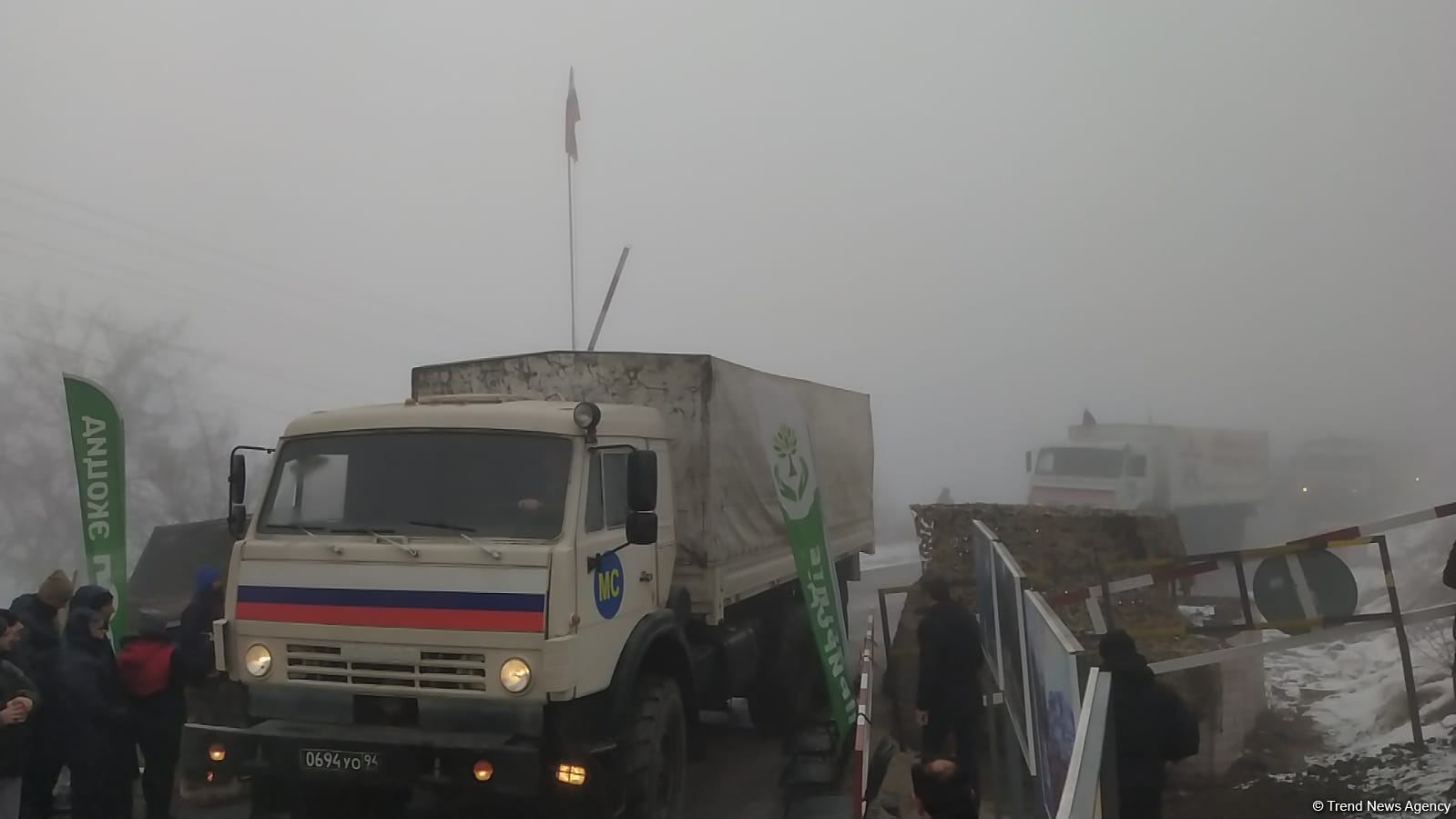 Bu gün Laçın yolundan sülhməramlılara məxsus 20 avtomobil keçib (FOTO)
