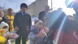 Beynəlxalq səyahətçilər Şuşada uşaqlara hədiyyələr veriblər (FOTO)