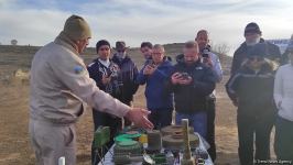 Xarici səyahətçilər Füzulidə minalardan təmizləmə prosesi ilə tanış olublar (FOTO)