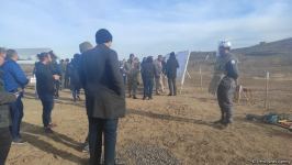 Xarici səyahətçilər Füzulidə minalardan təmizləmə prosesi ilə tanış olublar (FOTO)