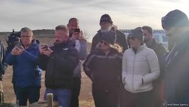 Xarici səyahətçilər Füzulidə minalardan təmizləmə prosesi ilə tanış olublar (FOTO)