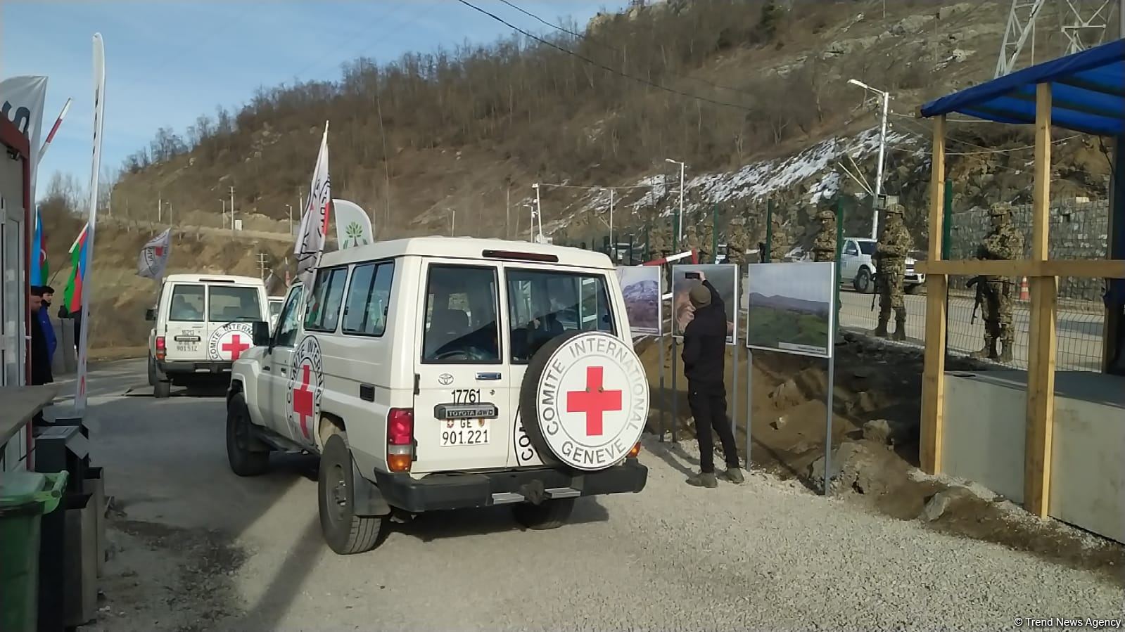 RSK və BQXK-ya məxsus maşınlar aksiya ərazisindən keçib (FOTO)