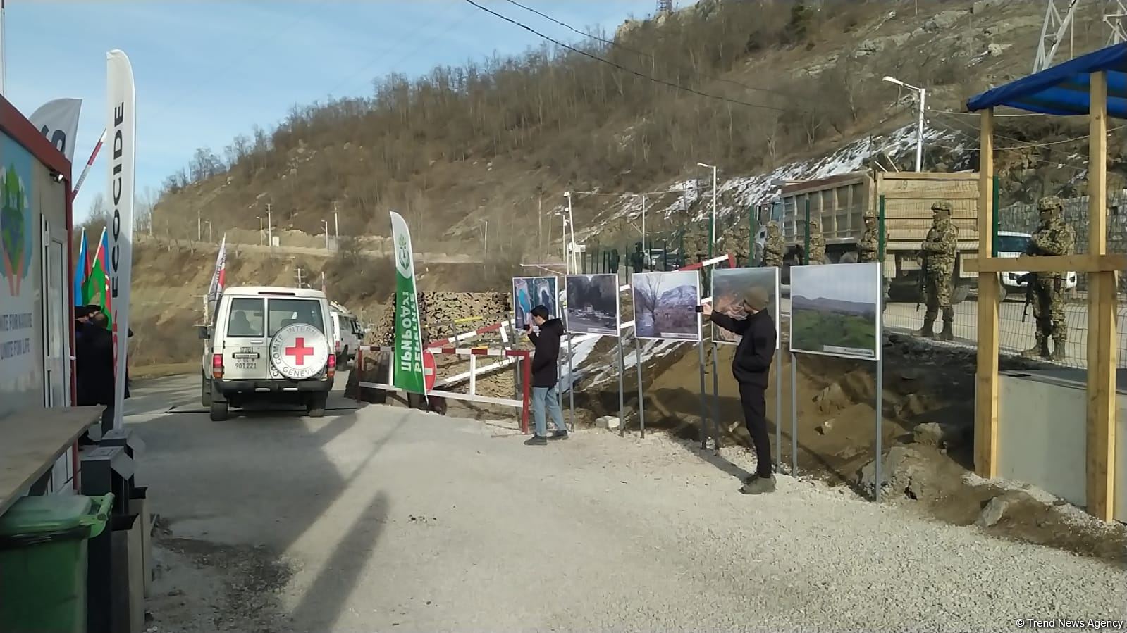 RSK və BQXK-ya məxsus maşınlar aksiya ərazisindən keçib (FOTO)