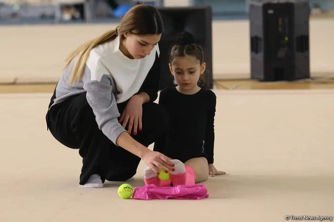 Məşhur bolqar gimnast Katrin Taseva Bakıda ustad dərsi keçir (FOTO)