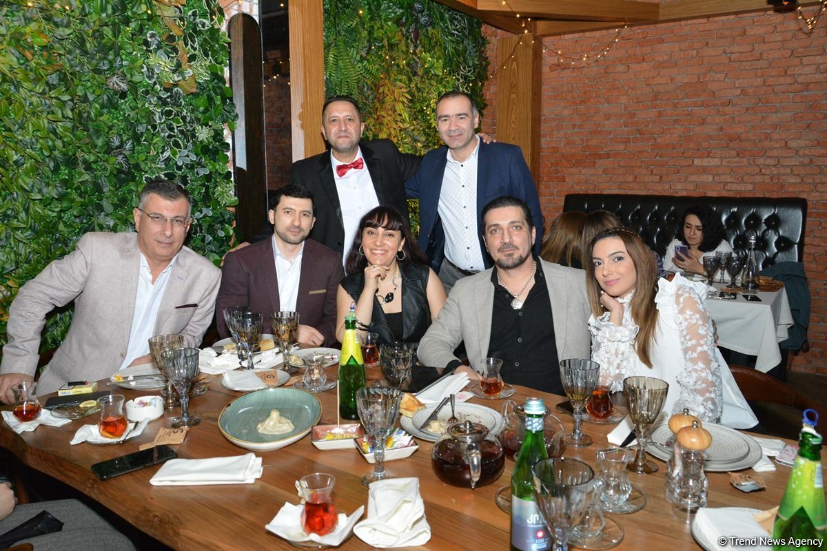 Bakıda məşhur ifaçıların iştirakı ilə Vaxtanq Kikabidzenin xatirə gecəsi keçirilib (FOTO/VİDEO)