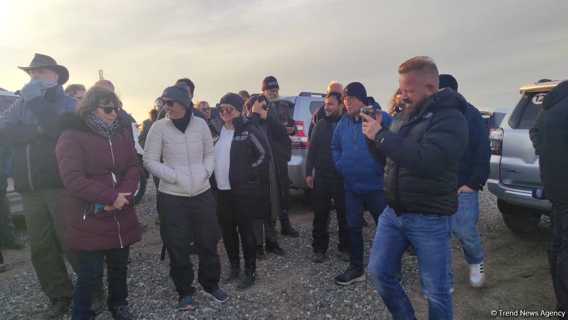 Beynəlxalq səyahətçilər erməni işğalından azad edilən Füzulidə kütləvi məzarlıqları ziyarət ediblər (FOTO)