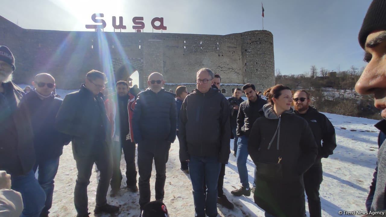 Beynəlxalq səyahətçilər Şuşa qalasında olublar (FOTO)