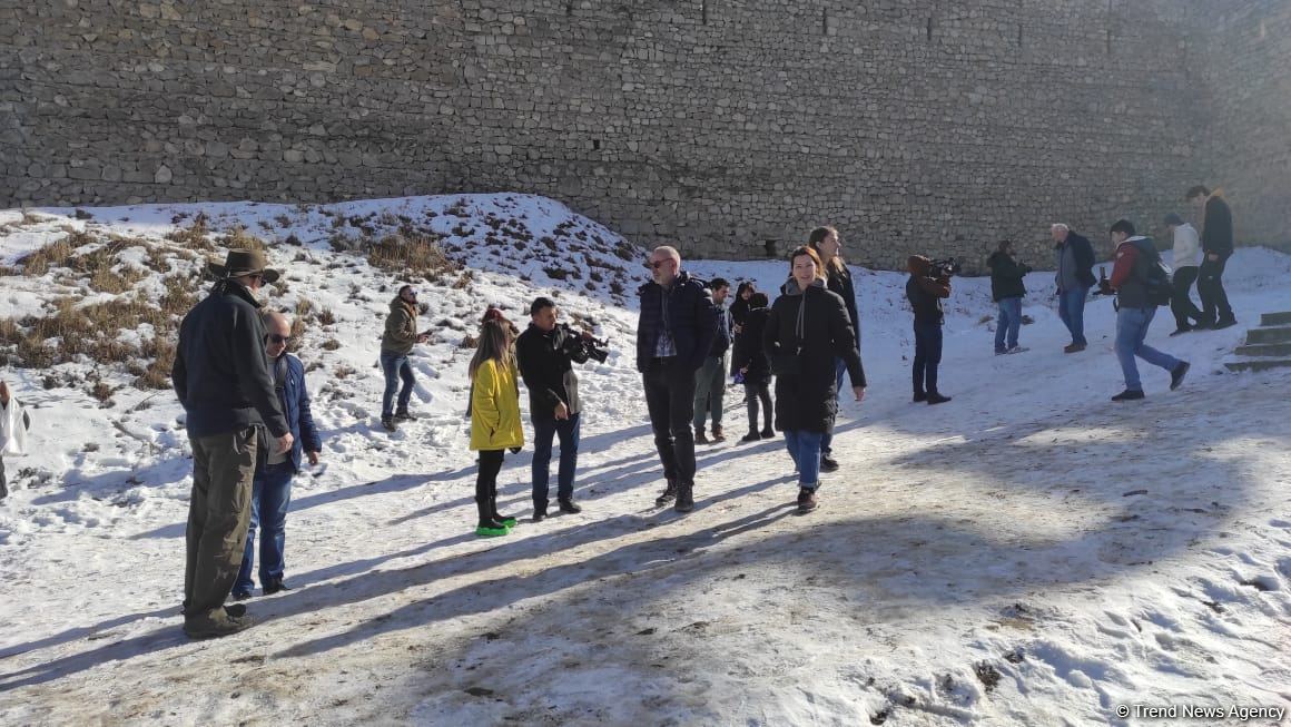 Beynəlxalq səyahətçilər Şuşa qalasında olublar (FOTO)