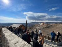 Beynəlxalq səyahətçilər Laçında yeni tikilən nümunəvi evlərdə olublar (FOTO)