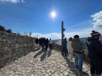 Beynəlxalq səyahətçilər Laçında yeni tikilən nümunəvi evlərdə olublar (FOTO)