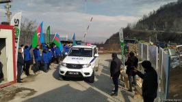 Sülhməramlıların 9 avtomobilinin Laçın yolundan maneəsiz keçidinə şərait yaradılıb (FOTO)