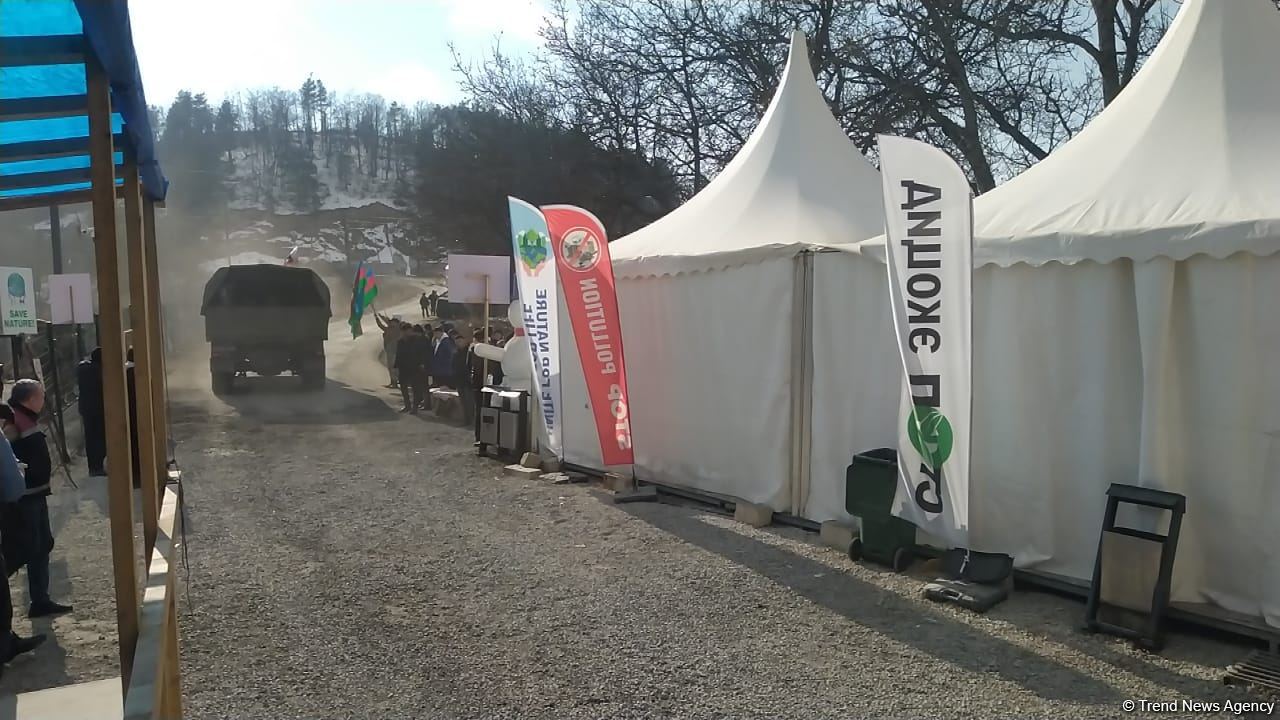 Səhər saatlarından indiyədək sülhməramlılara aid 58 maşın Laçın yolundan maneəsiz keçid edib (FOTO)