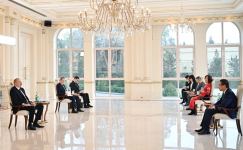 Prezident İlham Əliyev Vyetnamın Azərbaycanda yeni təyin olunan səfirinin etimadnaməsini qəbul edib (FOTO) (YENİLƏNİB)