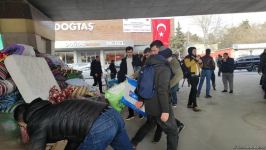Azərbaycanlılar Türkiyəyə yardım üçün toplama məntəqəsinə axın edirlər (FOTO/VİDEO)