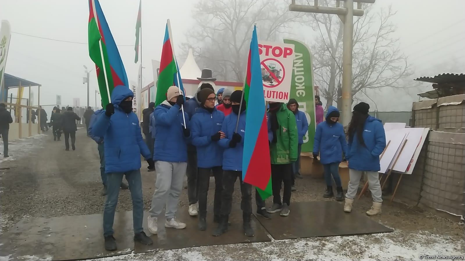 BQXK-ya məxsus avtomobillər Laçın yolundan keçib (FOTO)