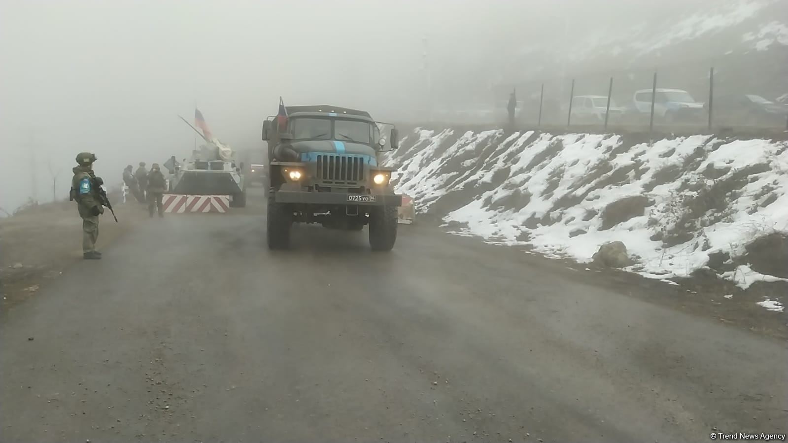 Sülhməramlılara məxsus 14 avtomobilin Laçın yolundan maneəsiz keçidinə şərait yaradılıb (FOTO)