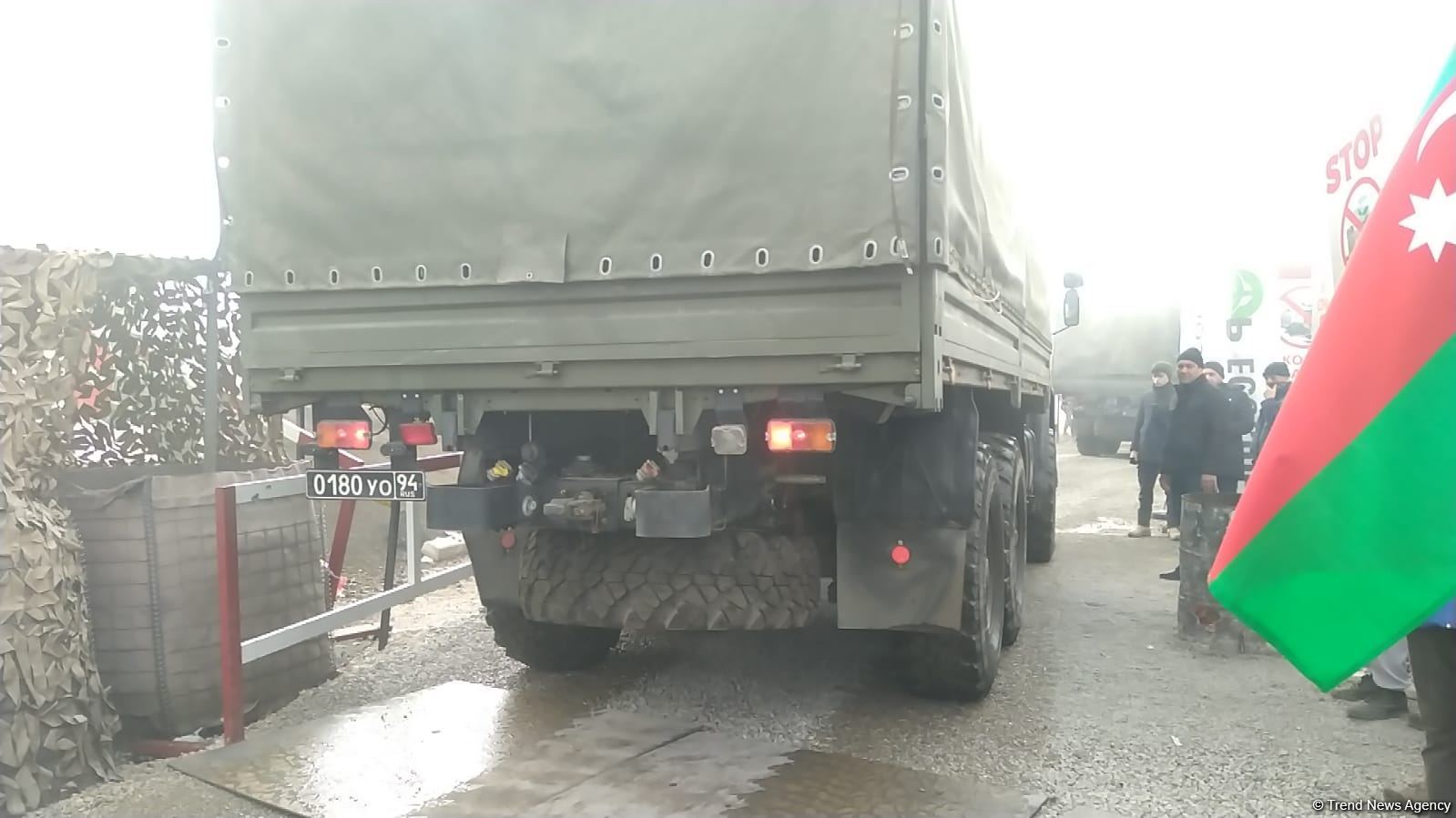 Sülhməramlılara məxsus 14 avtomobilin Laçın yolundan maneəsiz keçidinə şərait yaradılıb (FOTO)