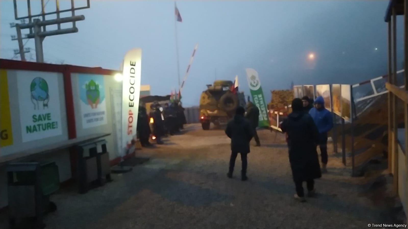 Bu gün Rusiya sülhməramlılarına məxsus 63 avtomobil Laçın yolundan keçib (FOTO)