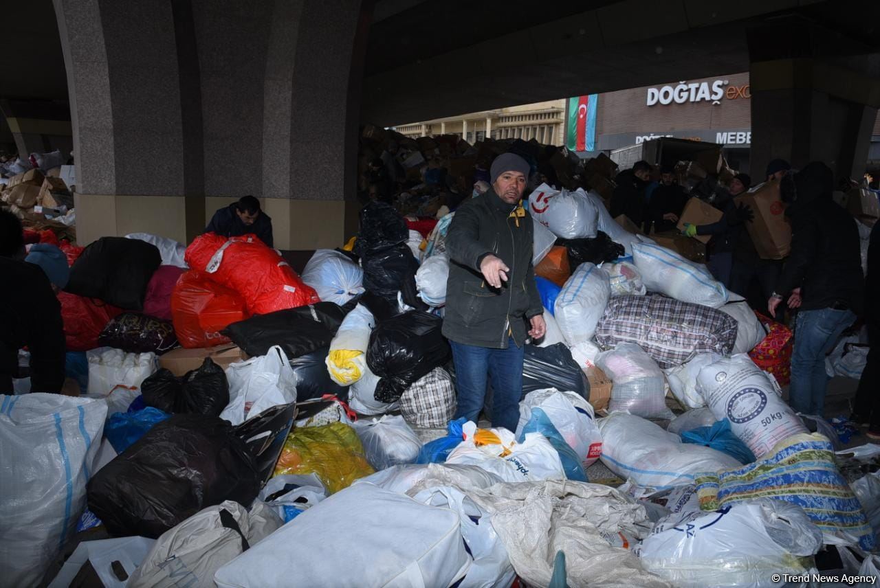 Türkiyə üçün yardım toplanması davam edir - Ünvan dəyişib (FOTO/VİDEO)