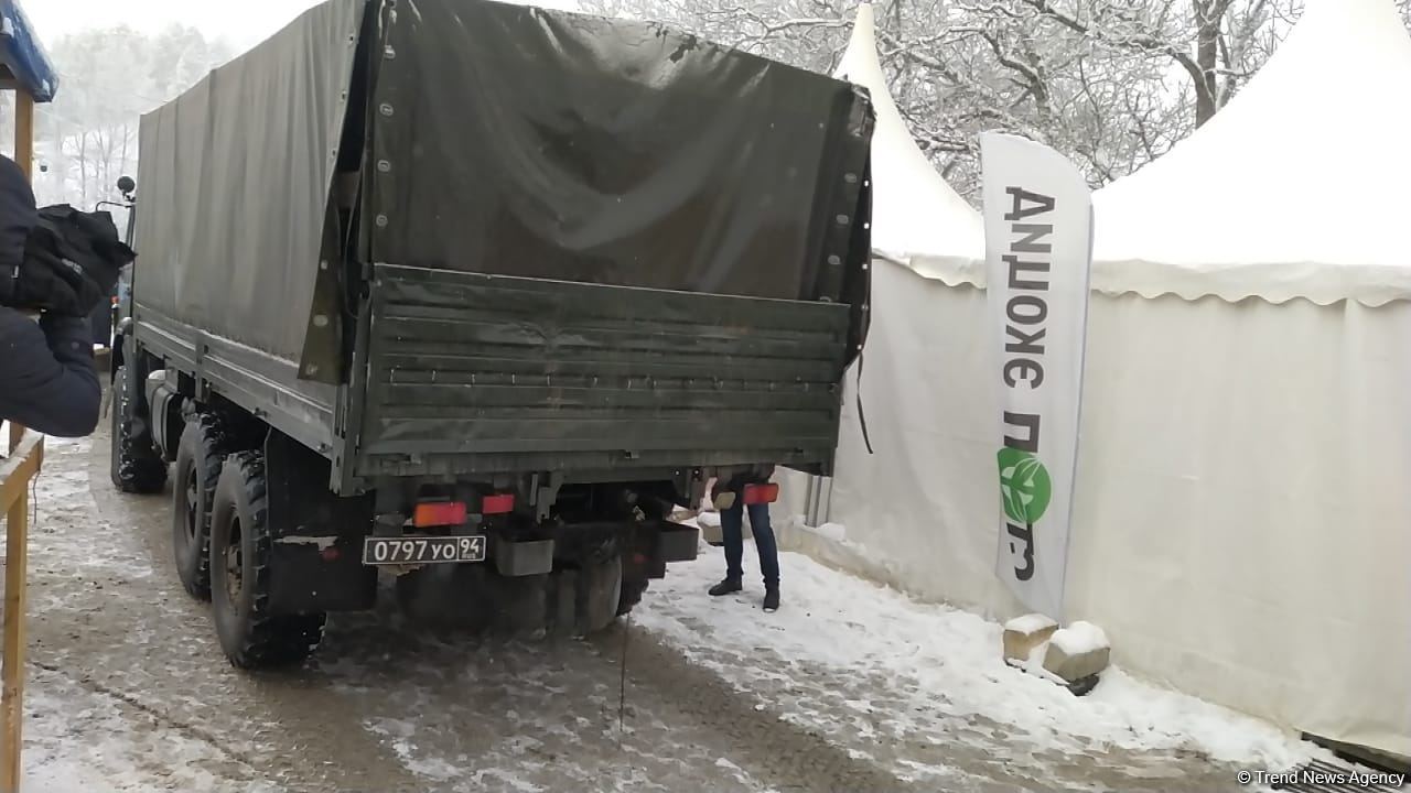 Sülhməramlılara məxsus daha 5 avtomobil Laçın yolundan maneəsiz keçid edib (FOTO)