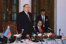 Heydər Əliyevin bir günü: 1994-cü ilin fevralında Türkiyəyə ilk rəsmi səfər (FOTO)