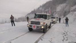 BQXK-ya məxsus avtomobillər Laçın yolundan keçib (FOTO)