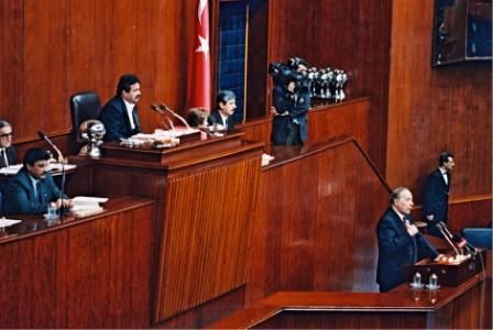 Heydər Əliyevin bir günü: 1994-cü ilin fevralında Türkiyəyə ilk rəsmi səfər (FOTO)