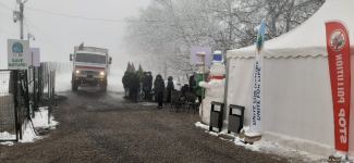Sülhməramlılara məxsus daha 3 avtomobil Laçın yolundan maneəsiz keçid edib (FOTO)