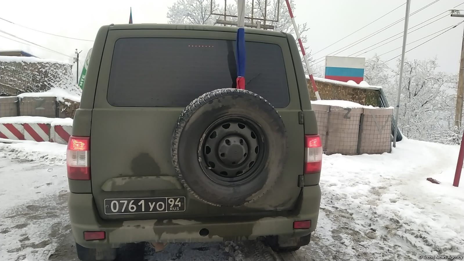 Sülhməramlılara məxsus daha bir avtomobil Laçın yolundan maneəsiz keçid edib (FOTO)