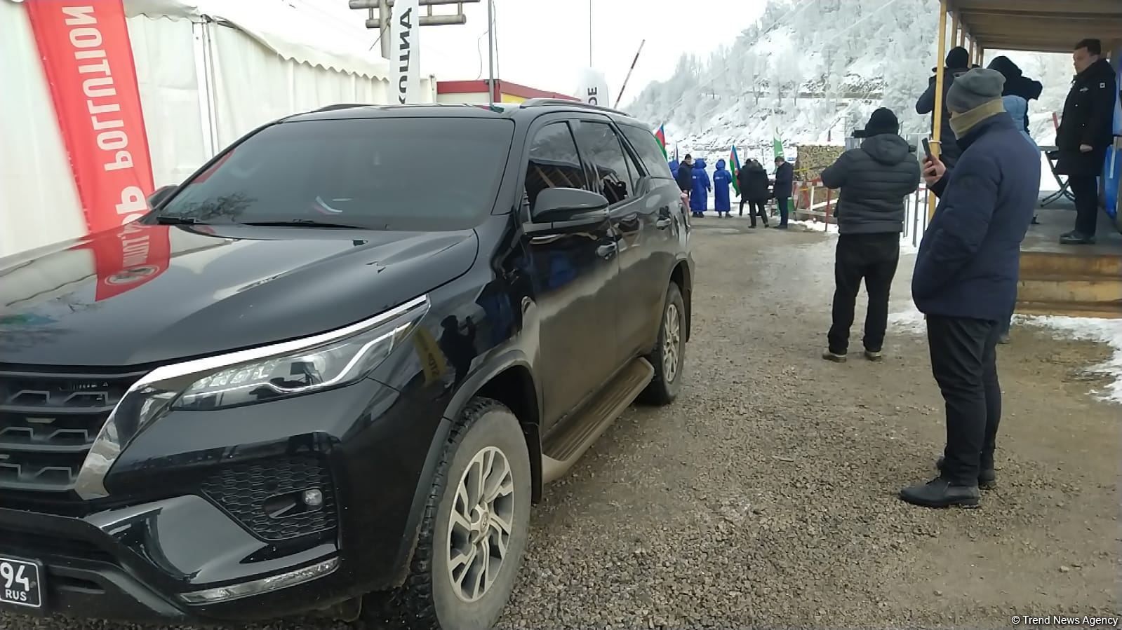 Sülhməramlılara məxsus daha 17 avtomobil karvanı Laçın yolundan maneəsiz keçib (FOTO)