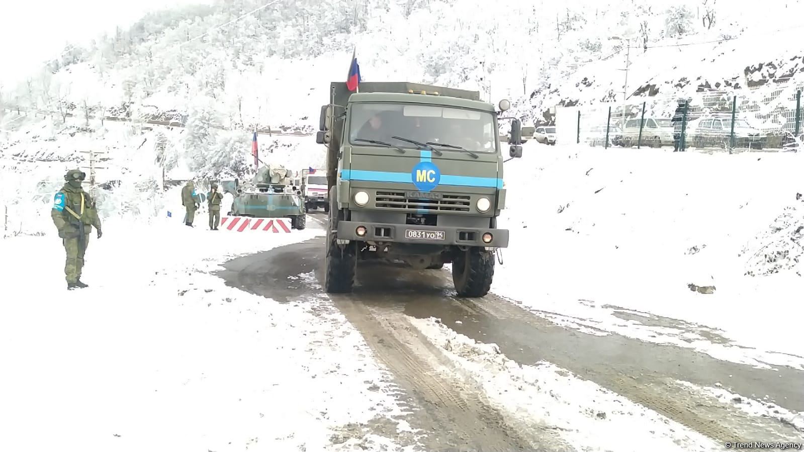 Sülhməramlılara məxsus daha 17 avtomobil karvanı Laçın yolundan maneəsiz keçib (FOTO)