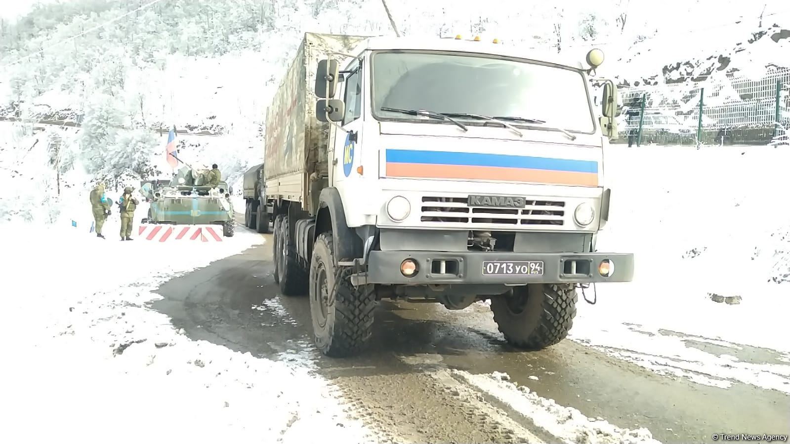 Sülhməramlılara məxsus daha 17 avtomobil karvanı Laçın yolundan maneəsiz keçib (FOTO)