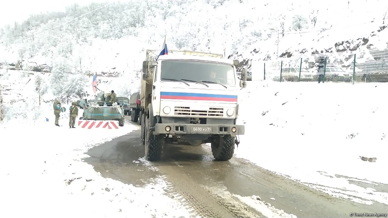 Sülhməramlılara məxsus daha 17 avtomobil karvanı Laçın yolundan maneəsiz keçib (FOTO)