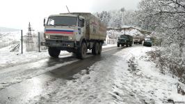 Rusiya sülhməramlılarına aid daha 15 avtomobil Laçın yolundan keçib (FOTO)
