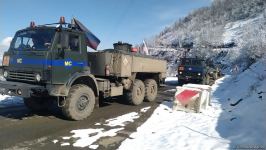 Rusiya sülhməramlılarına aid daha 16 yük avtomobili Laçın yolundan keçib (FOTO)