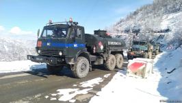 Rusiya sülhməramlılarına aid daha 16 yük avtomobili Laçın yolundan keçib (FOTO)