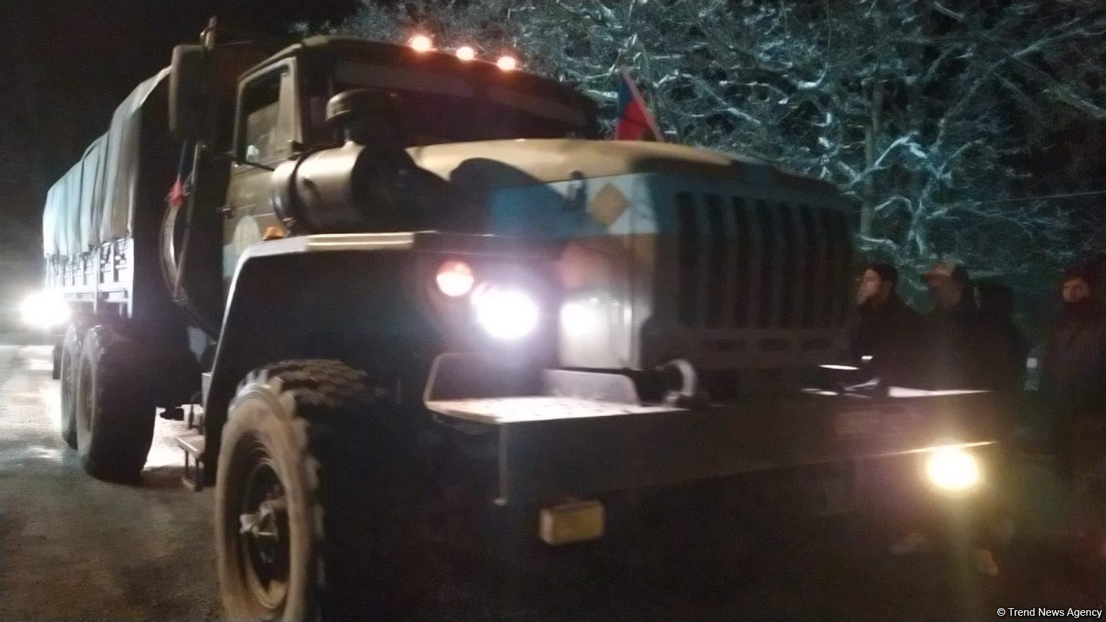 Rusiya sülhməramlılarına aid daha 2 yük avtomobili Laçın yolundan keçib (FOTO)