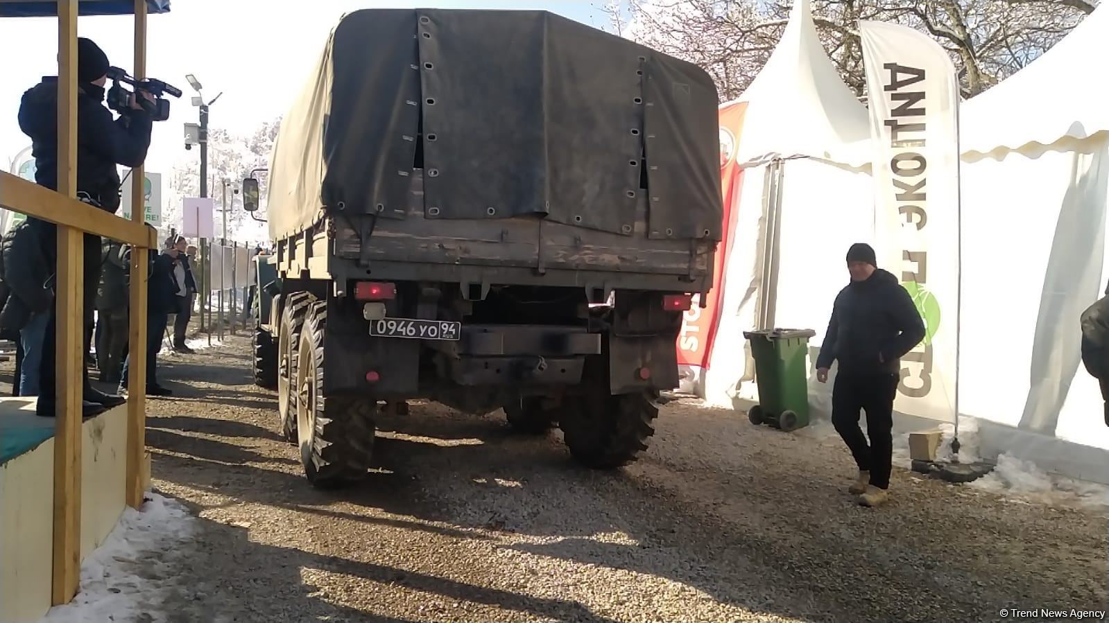 Rusiya sülhməramlılarına aid daha 9 avtomobil Laçın yolundan keçib (FOTO)