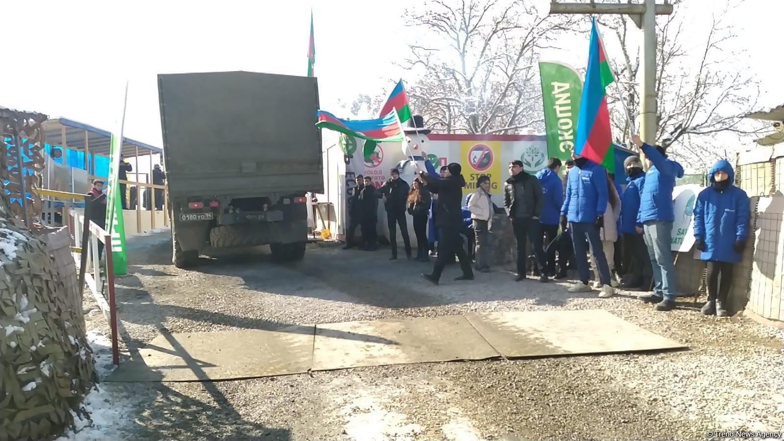 Rusiya sülhməramlılarına aid daha 9 avtomobil Laçın yolundan keçib (FOTO)