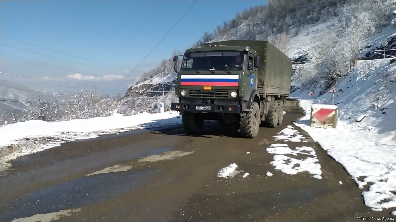 Rusiya sülhməramlılarına aid daha 9 avtomobil Laçın yolundan keçib (FOTO)