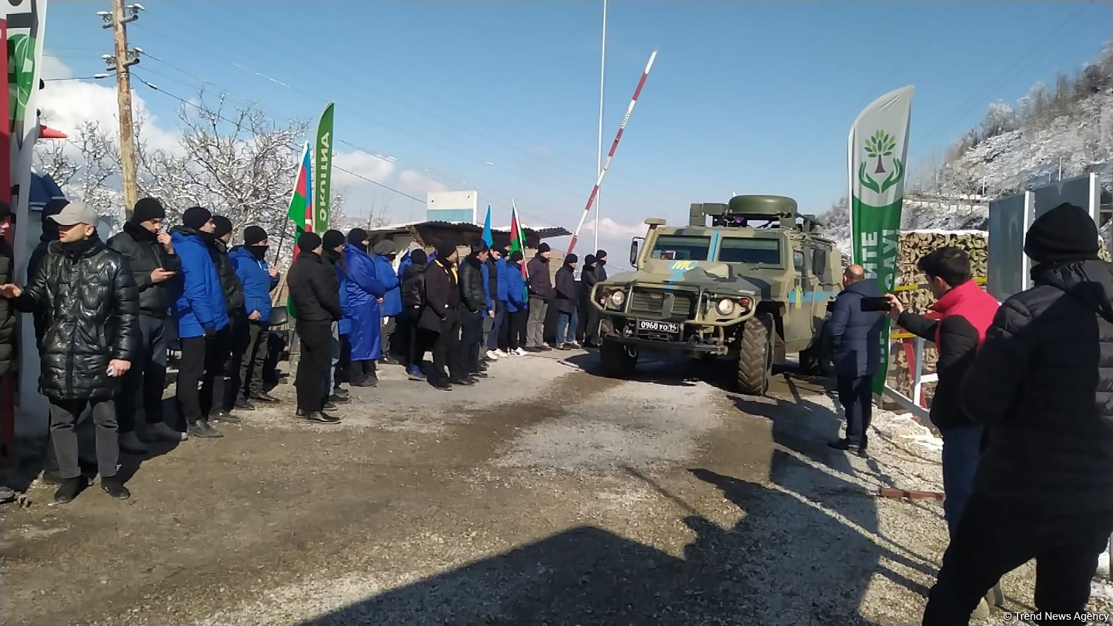 Rusiya sülhməramlılarına aid daha 9 avtomobil Laçın yolundan keçib (FOTO)