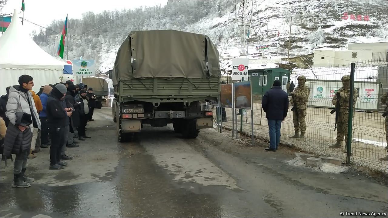 RSK-ya məxsus daha 7 maşın Laçın yolundan keçib (FOTO)