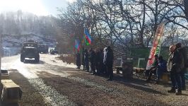 Sülhməramlılara məxsus 15 avtomobil Laçın yolundan maneəsiz keçid edib (FOTO)