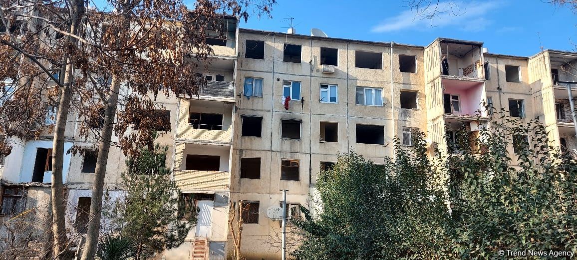 Bakının bu rayonunda yaşayış binası sökülür (FOTO/VİDEO)