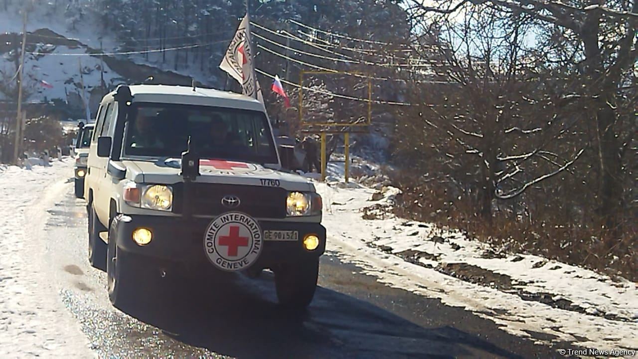 BQXK-ya məxsus 6 avtomobil yenidən Laçın yolundan keçib (FOTO)