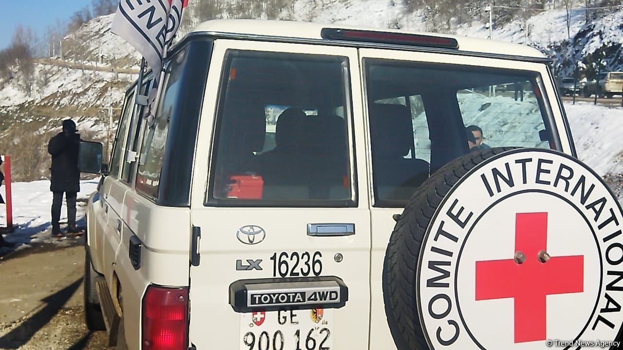 BQXK-ya məxsus 6 avtomobil yenidən Laçın yolundan keçib (FOTO)