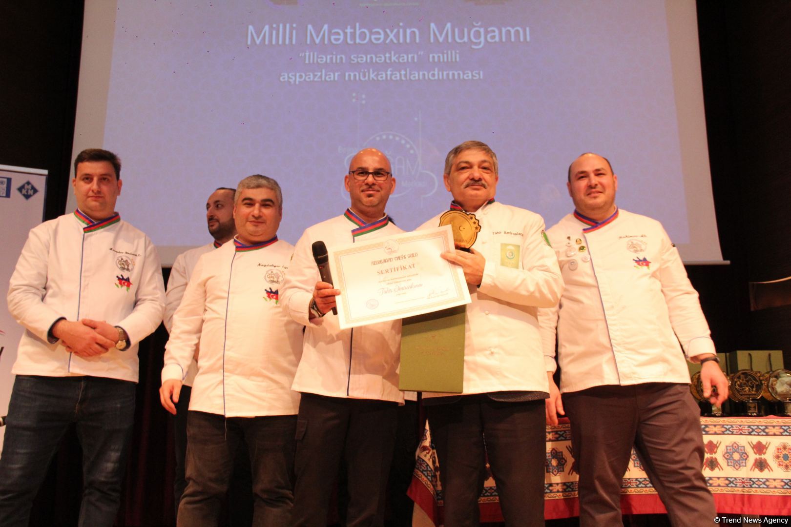“İllərin sənətkarı” Milli Aşpazlar mükafatına həsr olunmuş “Milli Mətbəxin Muğamı”nın təqdimat mərasimi olub (FOTO)