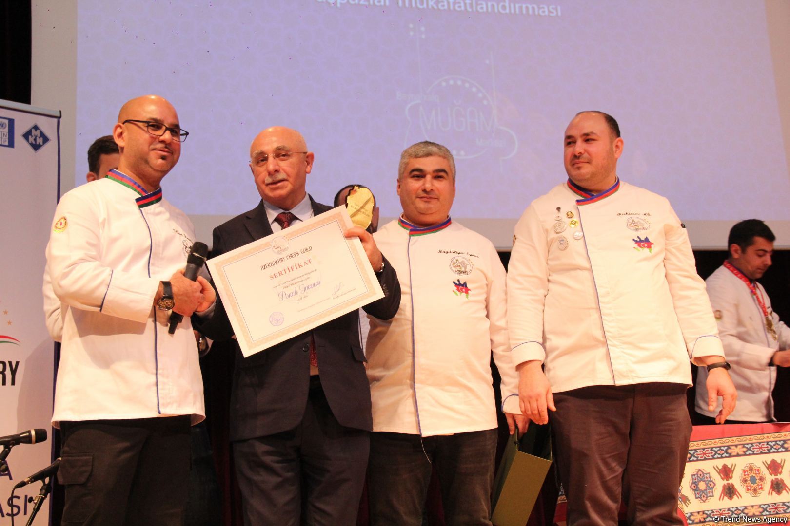 “İllərin sənətkarı” Milli Aşpazlar mükafatına həsr olunmuş “Milli Mətbəxin Muğamı”nın təqdimat mərasimi olub (FOTO)