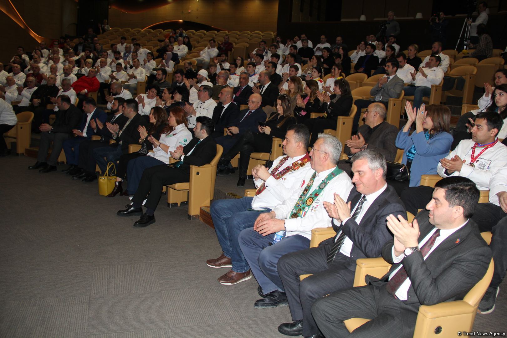 “İllərin sənətkarı” Milli Aşpazlar mükafatına həsr olunmuş “Milli Mətbəxin Muğamı”nın təqdimat mərasimi olub (FOTO)