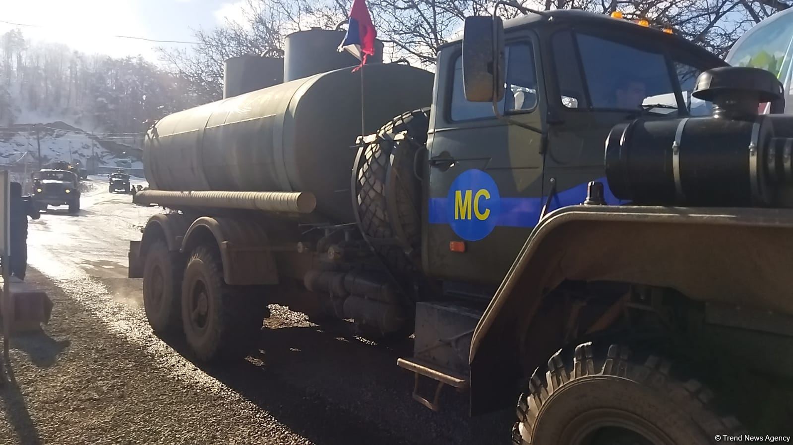 Sülhməramlılara məxsus 15 avtomobil Laçın yolundan maneəsiz keçid edib (FOTO)